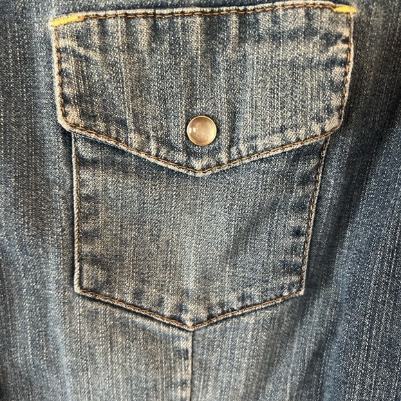 Gap denim pearl snap stretch denim button up Medium - Picture 2 of 5